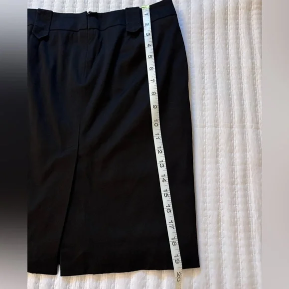 Gucci Black Pencil Skirt with Gold Details - Picture 4 of 16